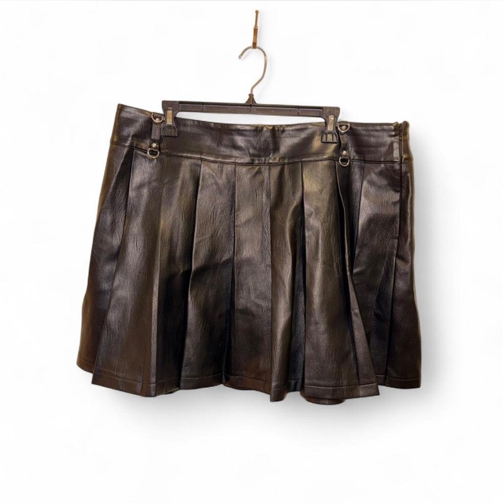 Forever 21 Black Faux Leather Pleated Skirt